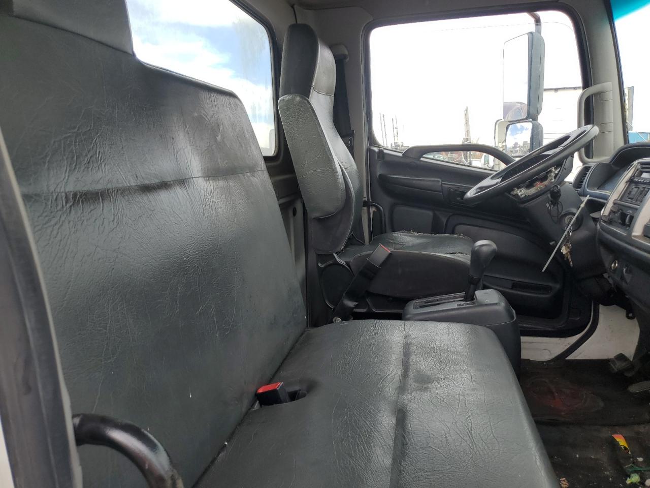 Lot #3309383970 2019 HINO 258/268