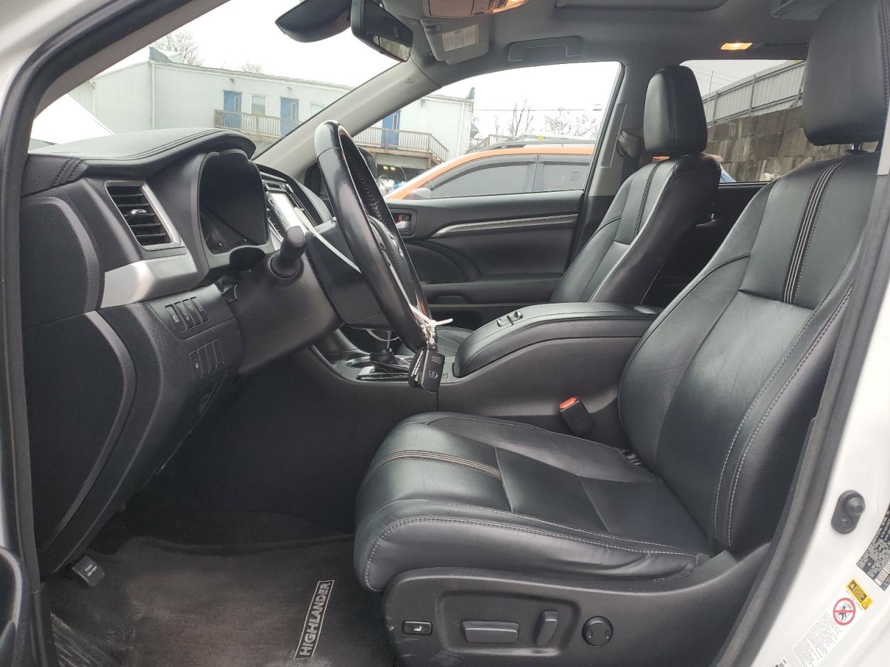 TOYOTA HIGHLANDER SE