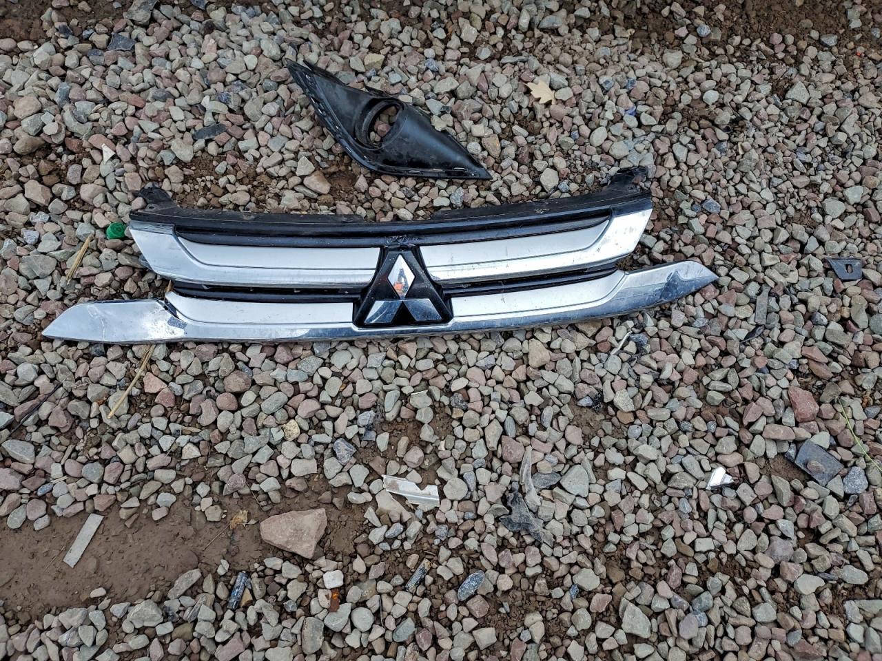 MITSUBISHI OUTLANDER ES