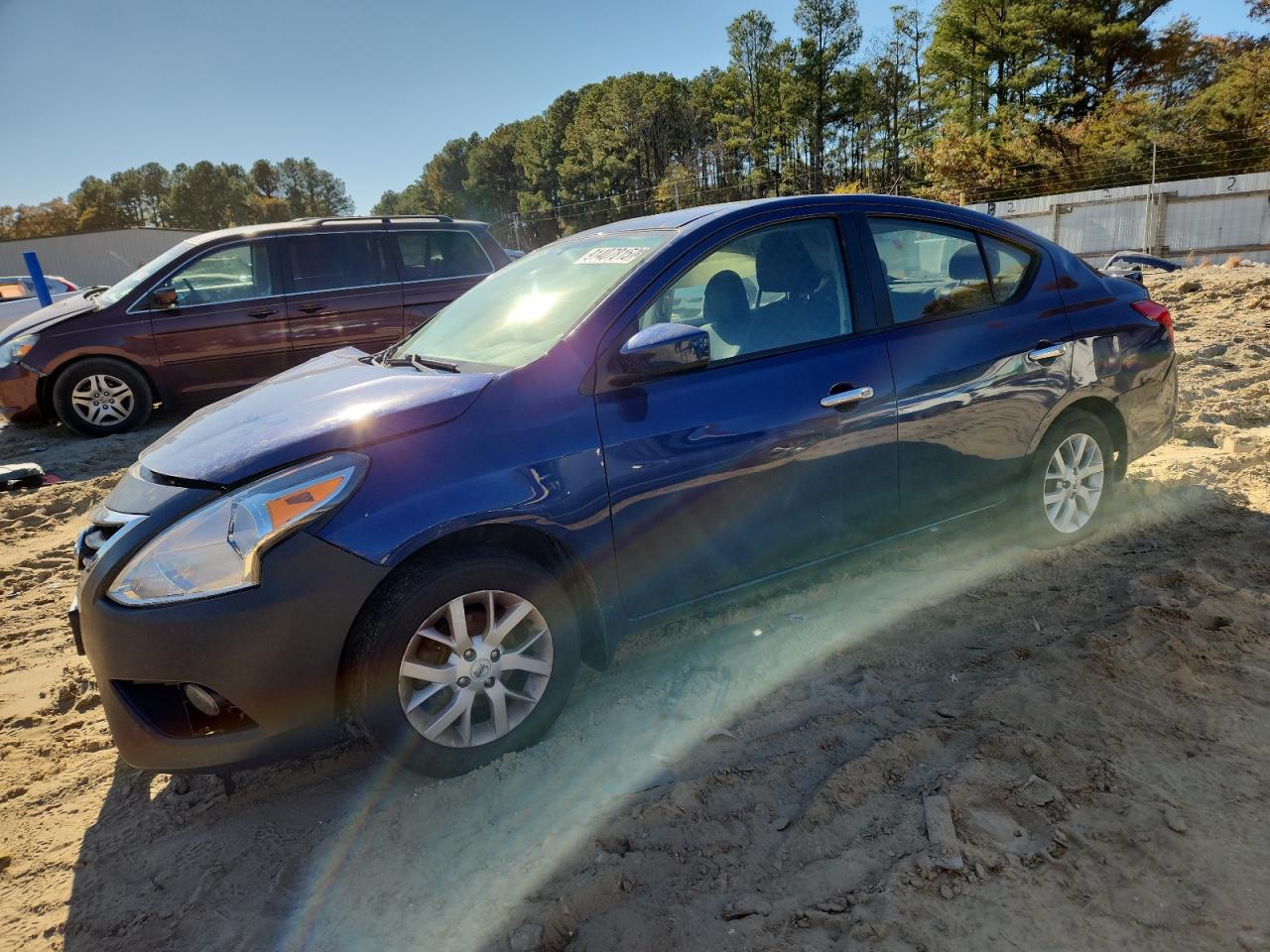 Lot #3297126486 2019 NISSAN VERSA S