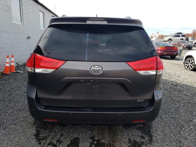 2011 TOYOTA SIENNA XLE #3286553184