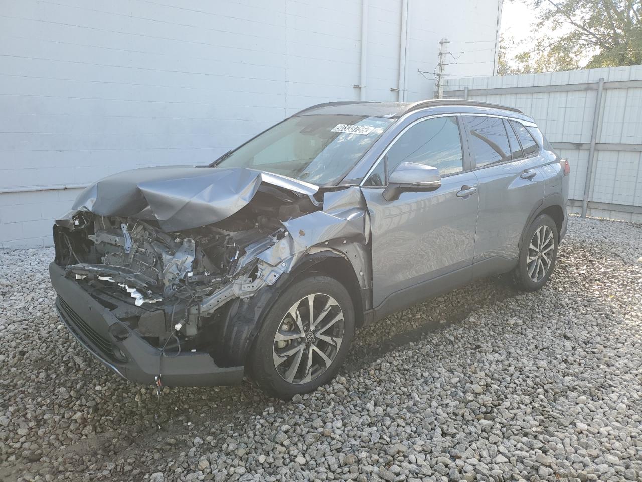 TOYOTA COROLLA CROSS XLE