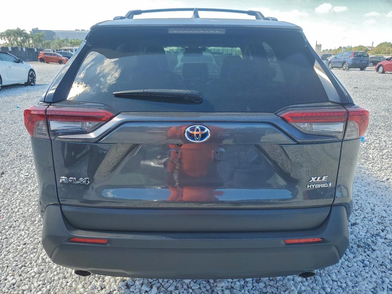 TOYOTA RAV4 XLE PREMIUM