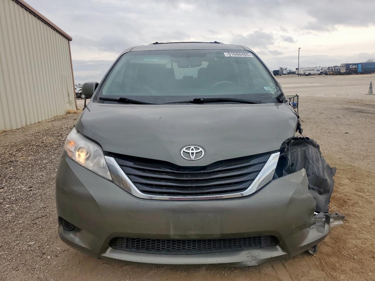 Lot #3302892892 2012 TOYOTA SIENNA LE