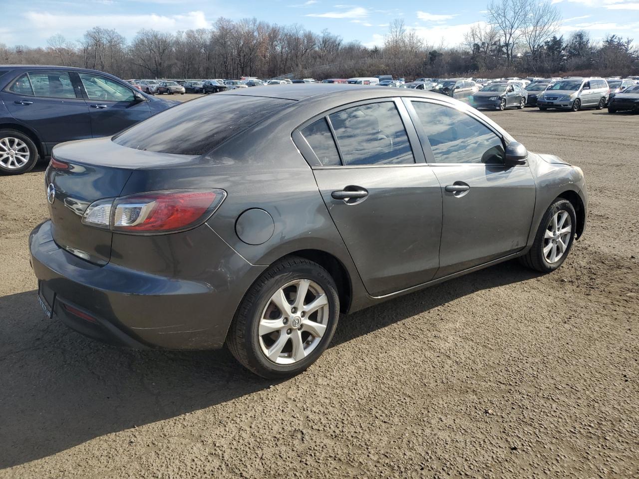 Lot #3305301304 2011 MAZDA 3 I