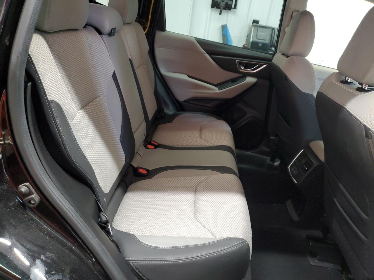 SUBARU FORESTER PREMIUM