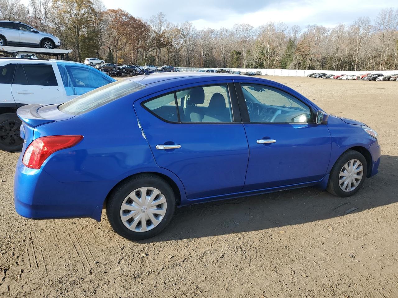 NISSAN VERSA S