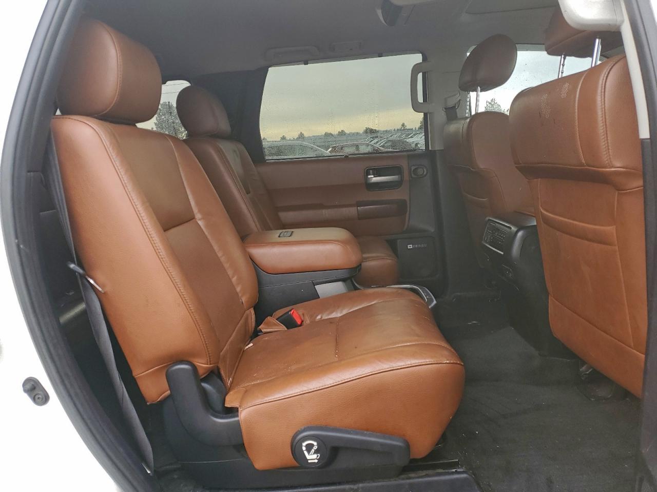TOYOTA SEQUOIA PLATINUM