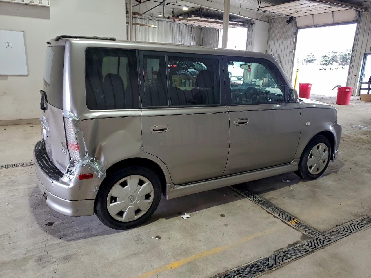 Lot #3301962480 2006 TOYOTA SCION XB