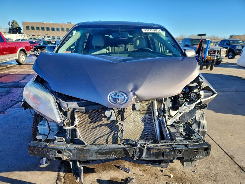 2015 TOYOTA SIENNA XLE #3304309998