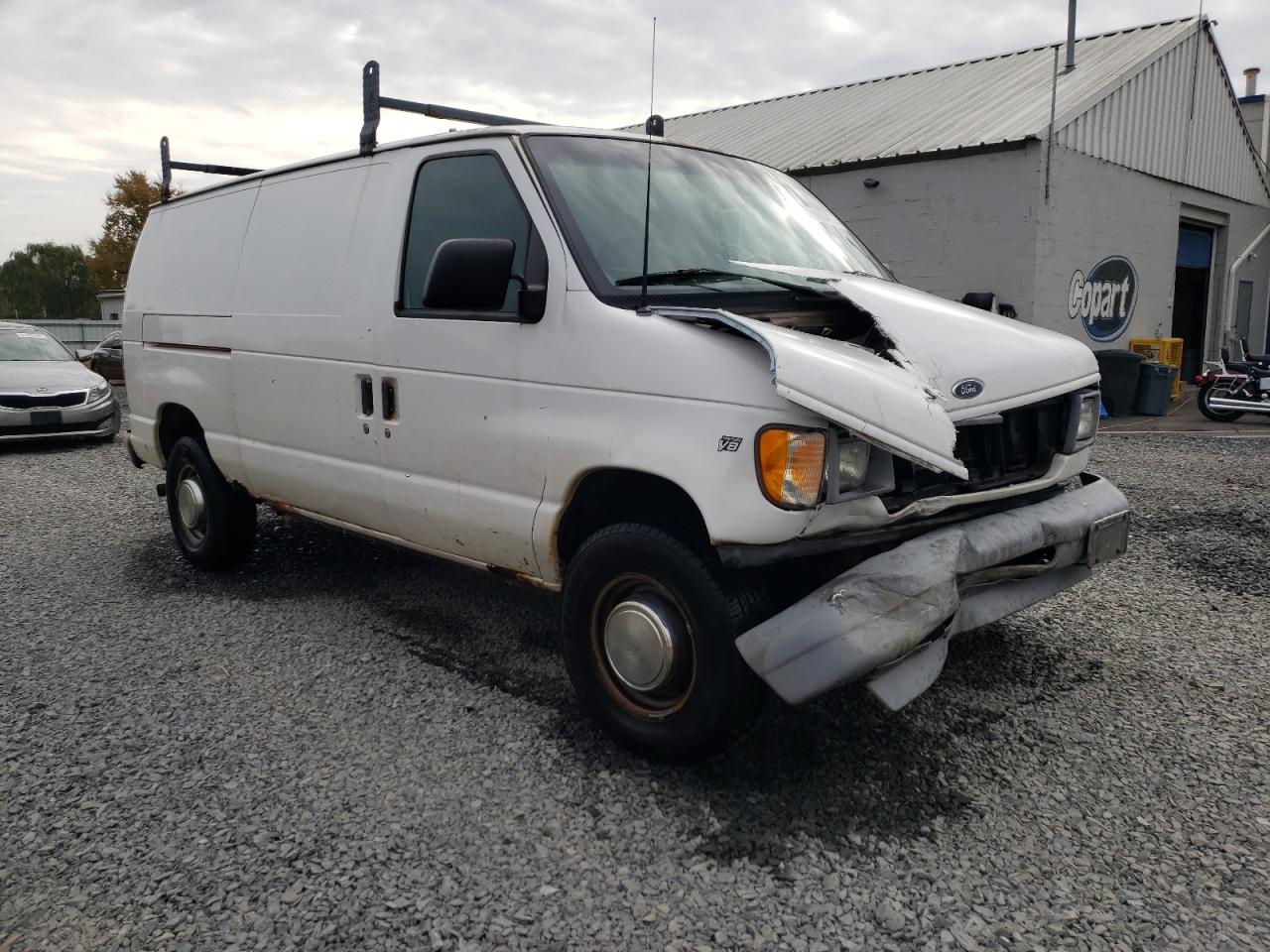 Lot #3302845906 2002 FORD E350
