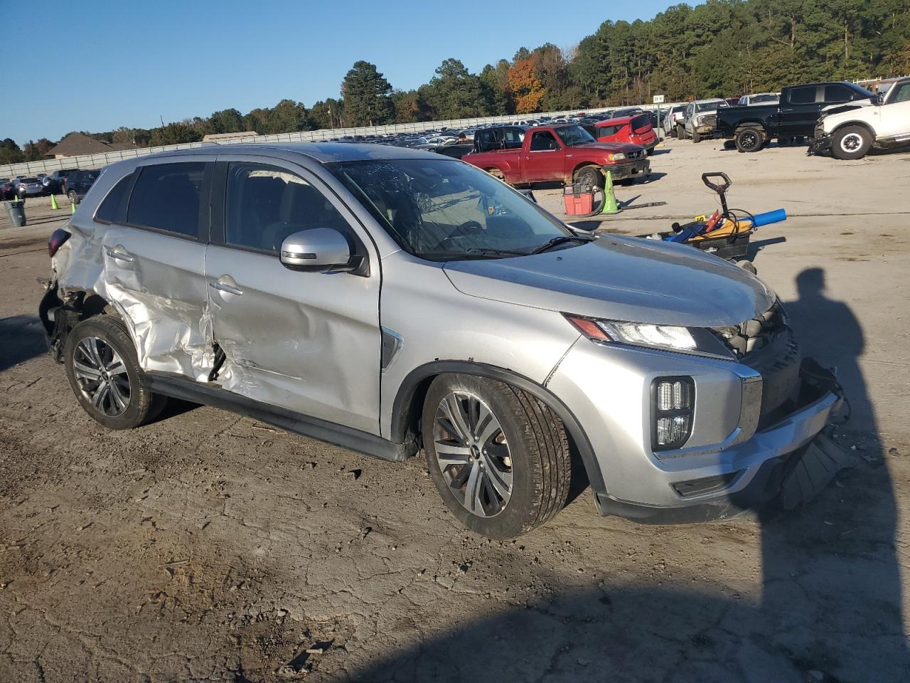 MITSUBISHI OUTLANDER SE