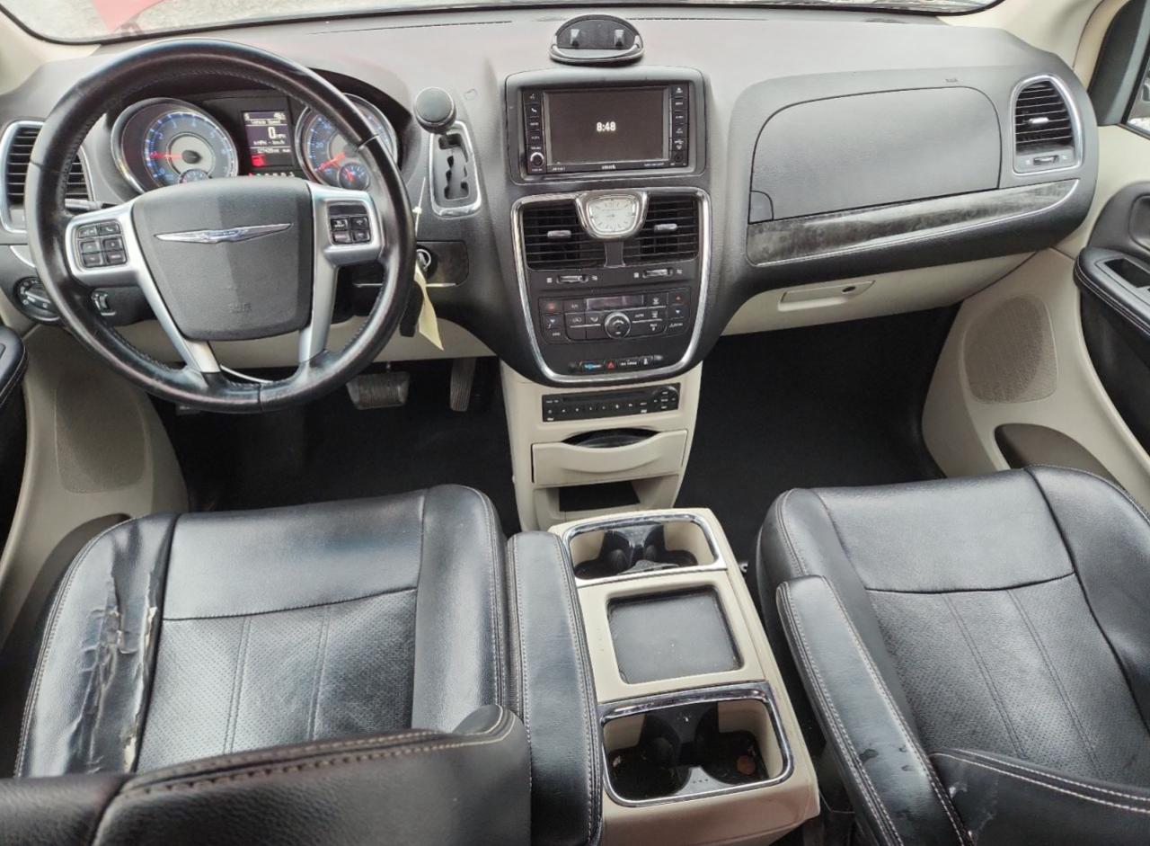 CHRYSLER TOWN & COUNTRY TOURING L