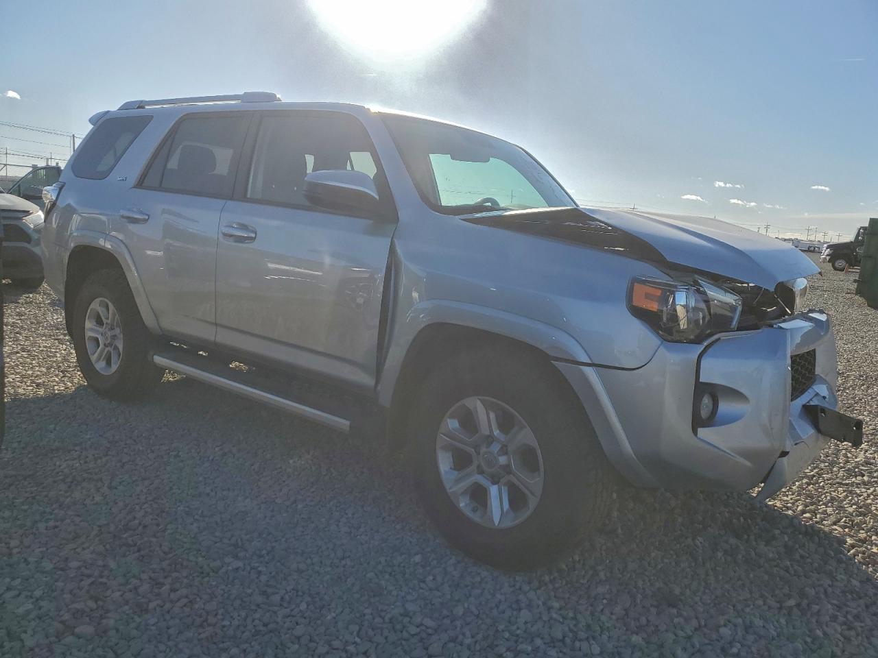 TOYOTA 4RUNNER SR5