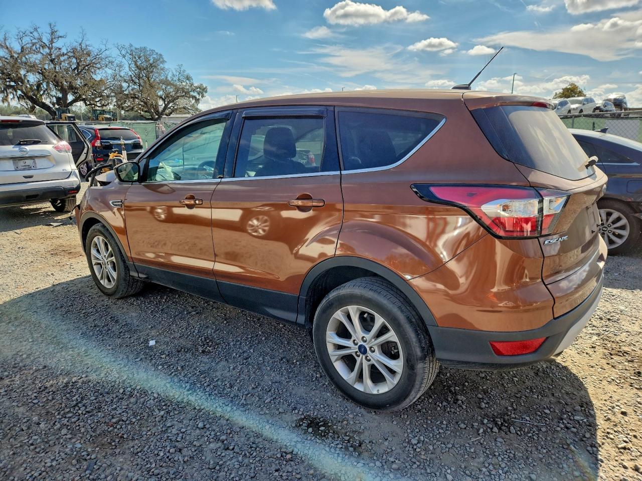 FORD ESCAPE SE