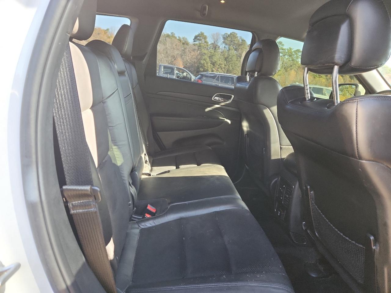 JEEP GRAND CHEROKEE LAREDO