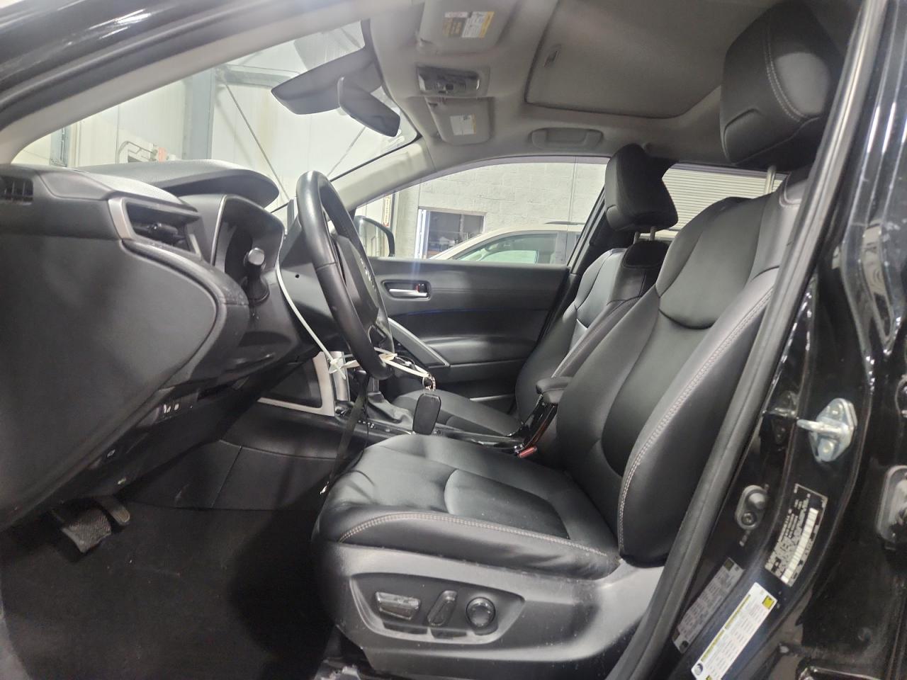 TOYOTA COROLLA CROSS XLE