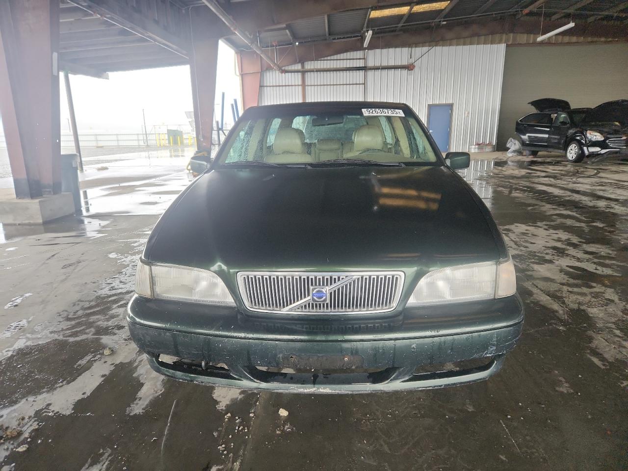 Lot #3298133139 2000 VOLVO V70 BASE