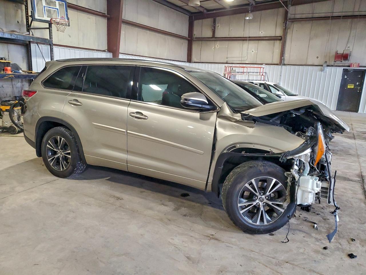 TOYOTA HIGHLANDER XLE