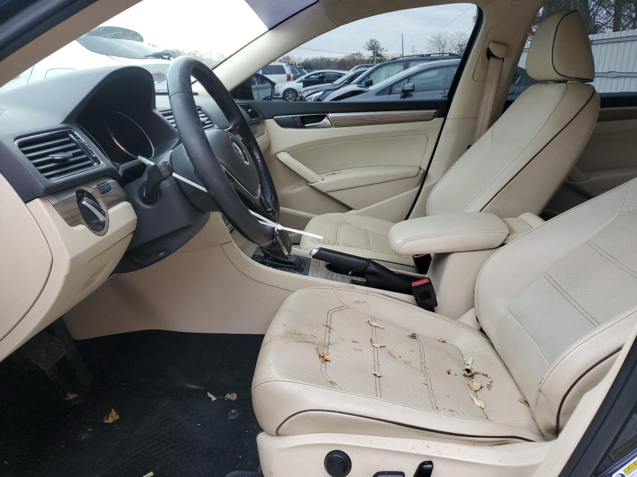 VOLKSWAGEN PASSAT SE