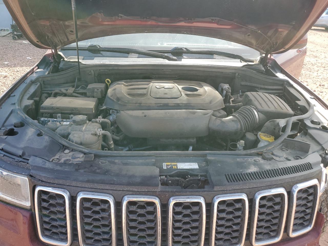 JEEP GRAND CHEROKEE LAREDO