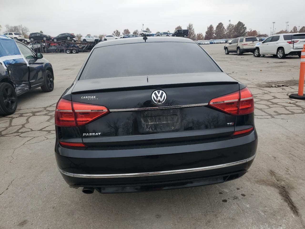 VOLKSWAGEN PASSAT S