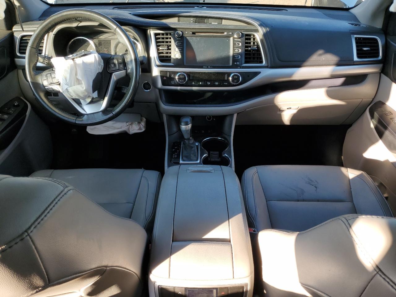 TOYOTA HIGHLANDER XLE