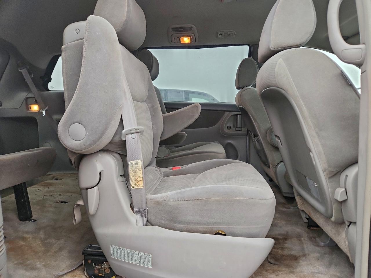 Lot #3297097527 2005 TOYOTA SIENNA LE