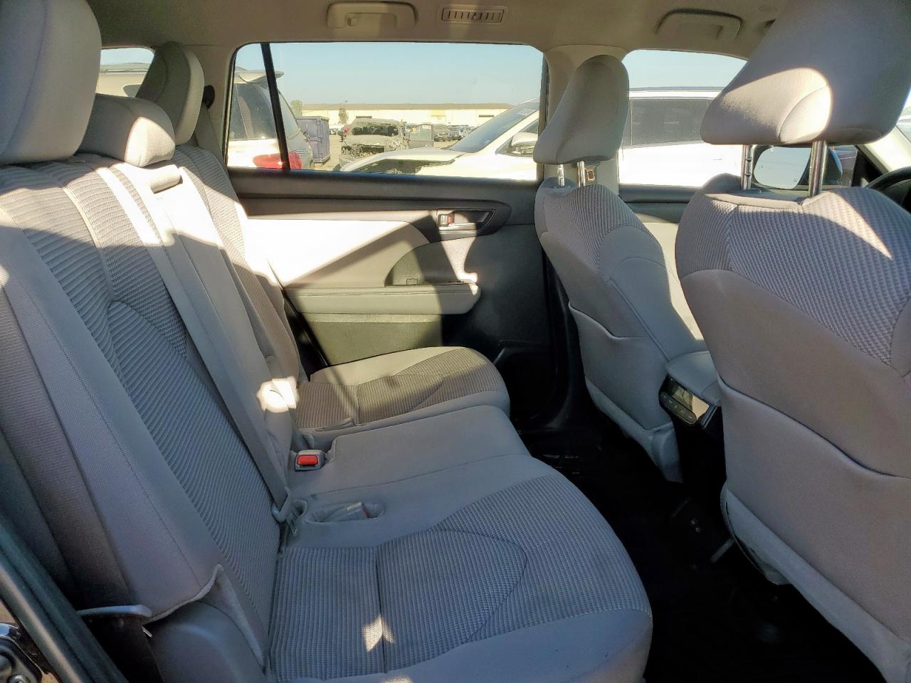 TOYOTA HIGHLANDER HYBRID LE