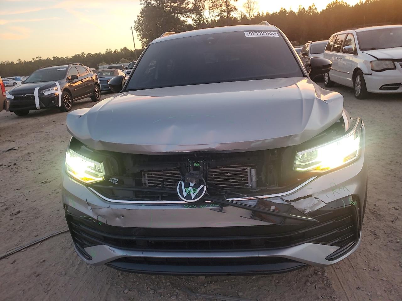 VOLKSWAGEN TIGUAN SE R-LINE BLACK