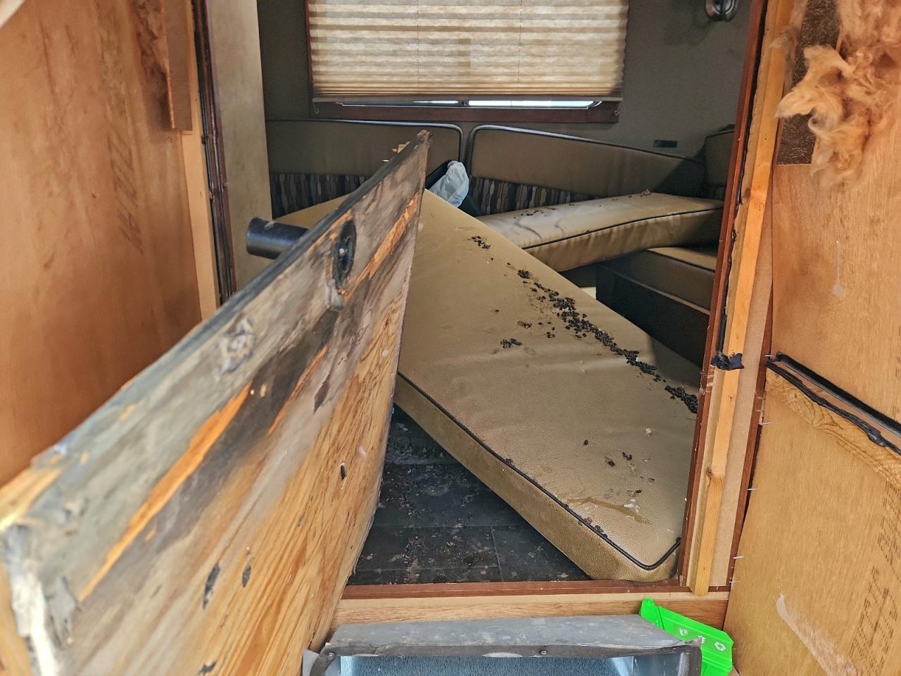 Lot #3302152151 2013 COLEMAN TRAILER