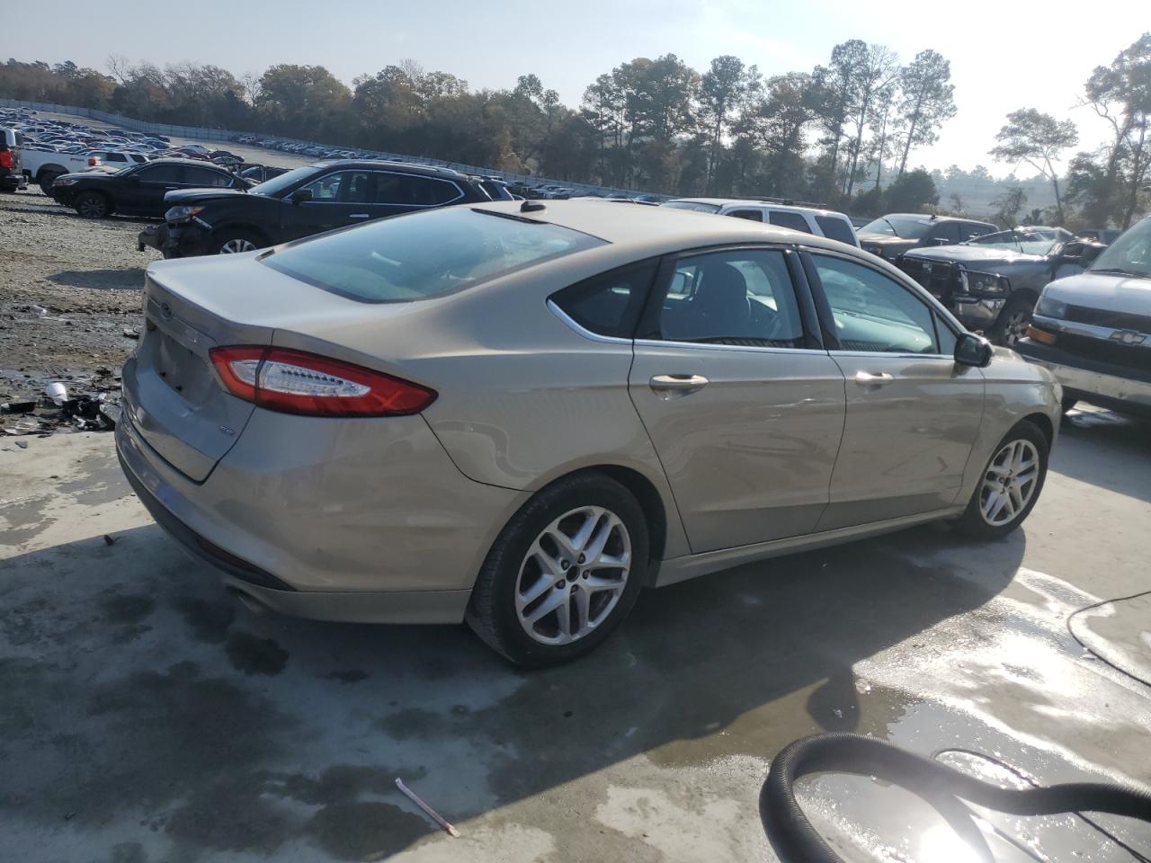 FORD FUSION SE