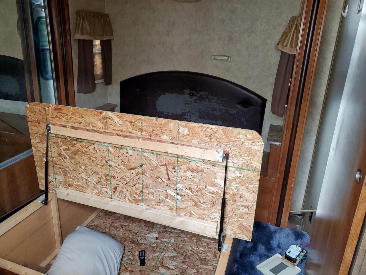 Lot #3297080503 2016 LACROSSE TRAVEL TRA