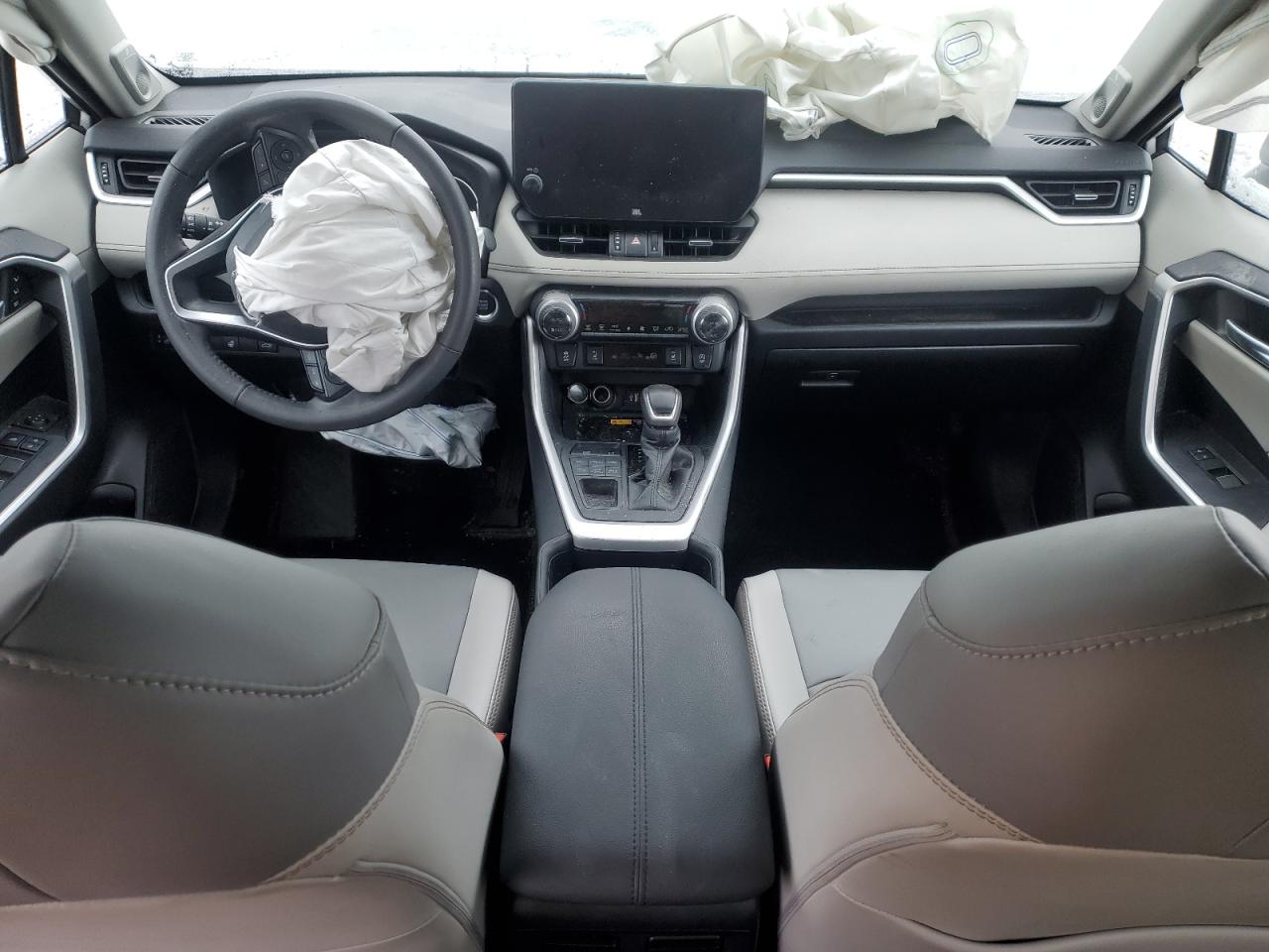 TOYOTA RAV4 XLE PREMIUM