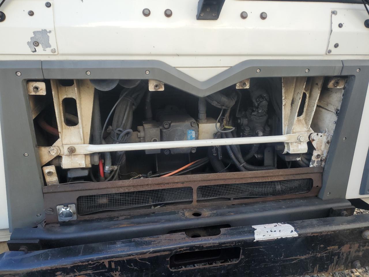 Lot #3315998090 2015 MACK 600 LEU600