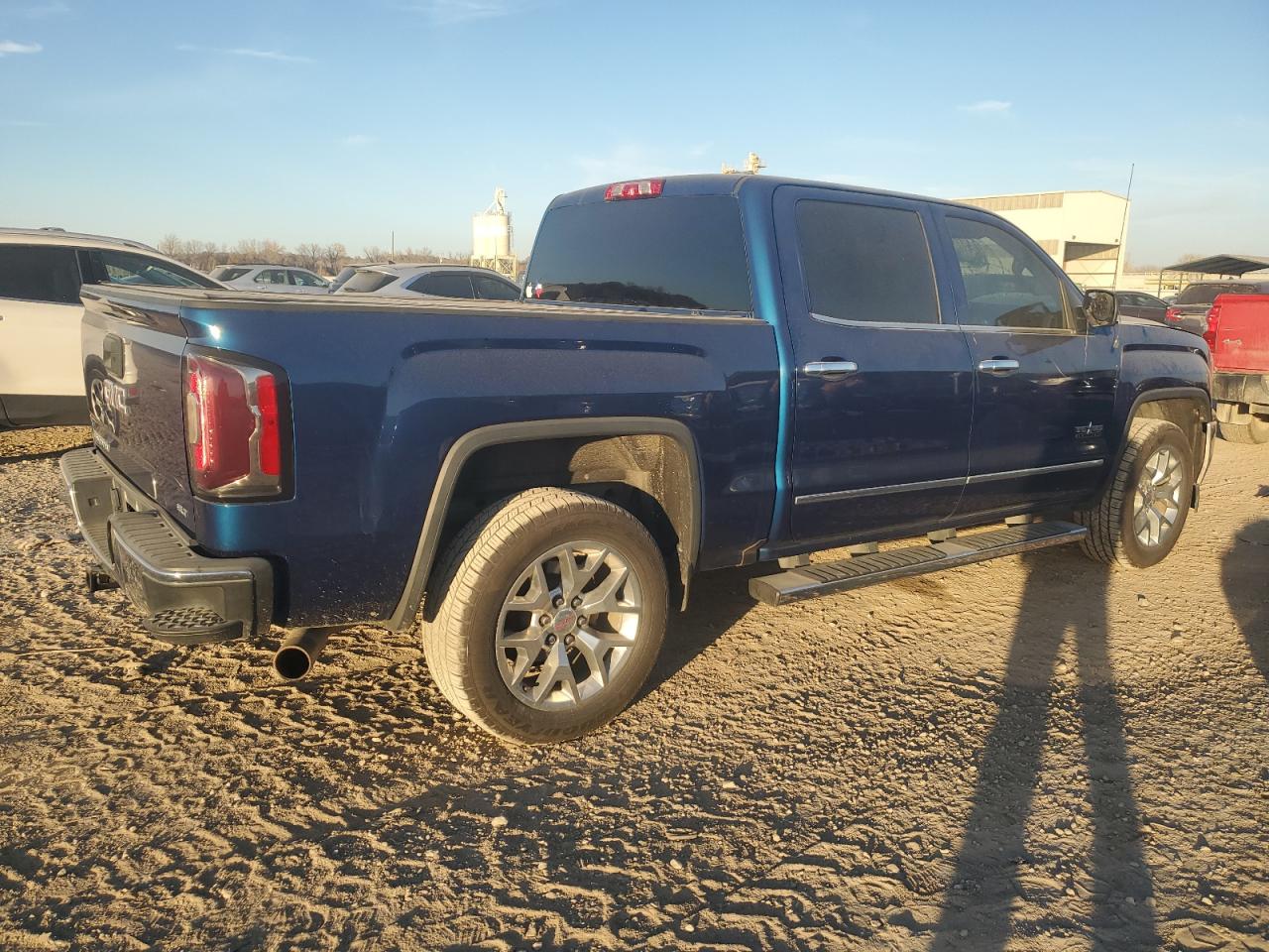 GMC SIERRA C1500 SLT