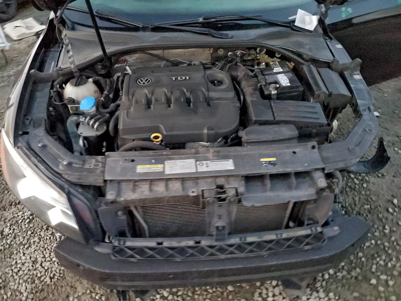 VOLKSWAGEN PASSAT SE