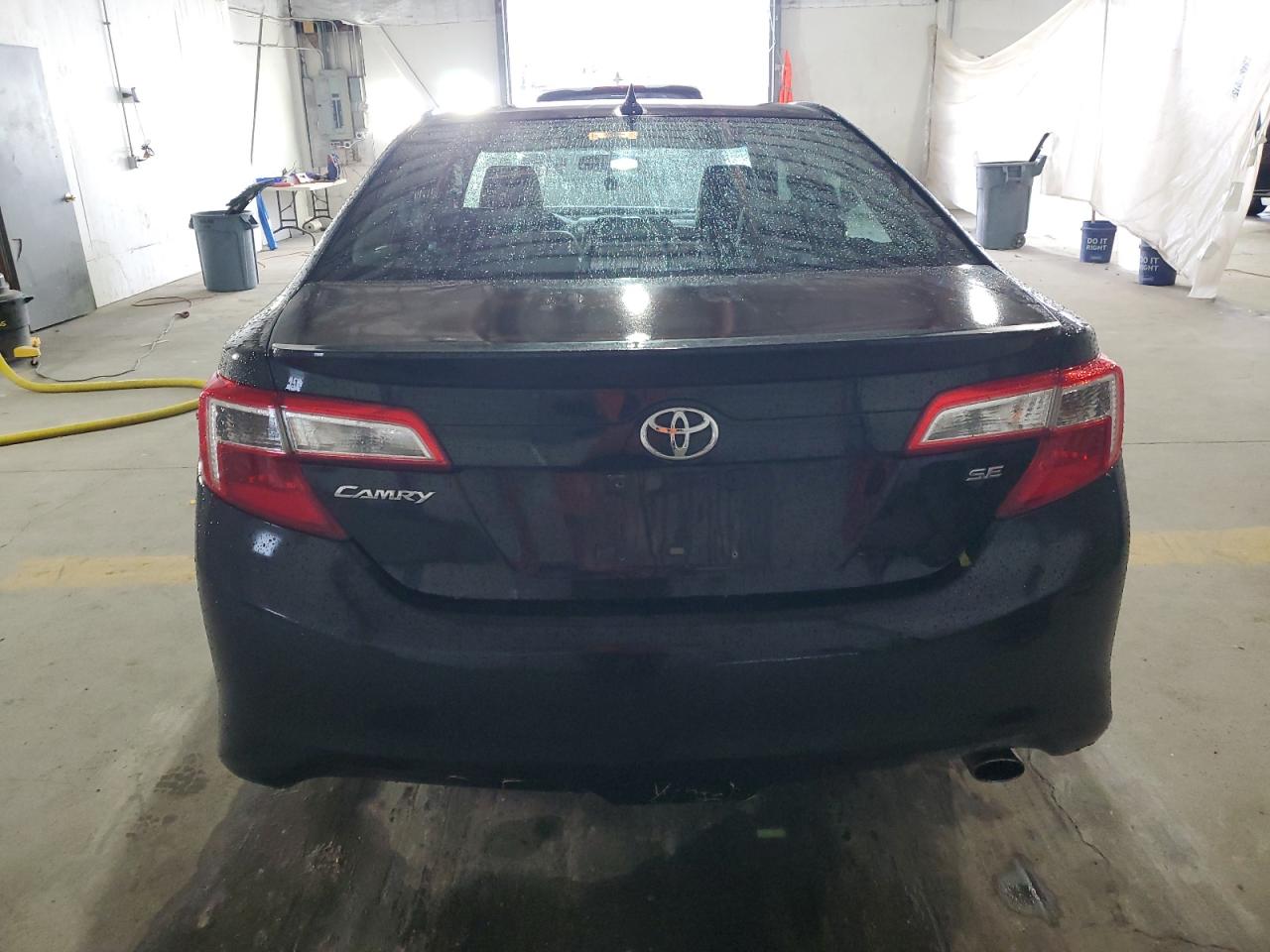TOYOTA CAMRY BASE