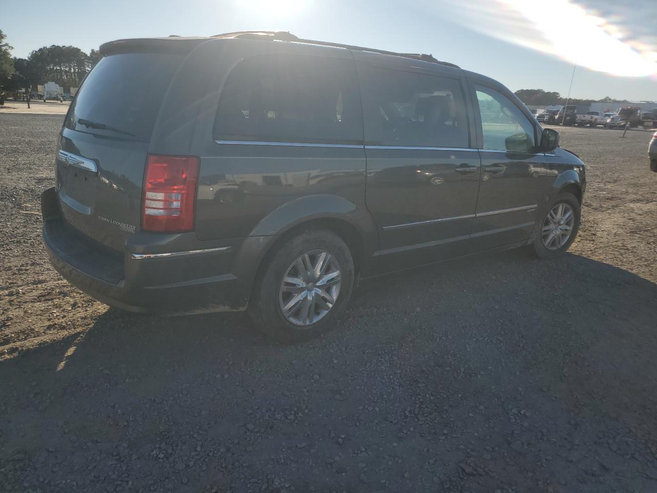 CHRYSLER TOWN & COUNTRY TOURING