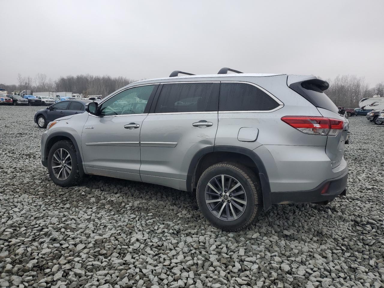 TOYOTA HIGHLANDER HYBRID