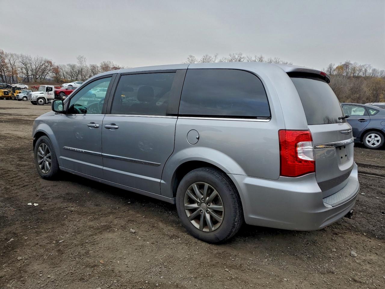 CHRYSLER TOWN & COUNTRY S