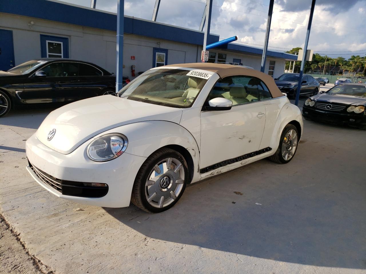 VOLKSWAGEN BEETLE