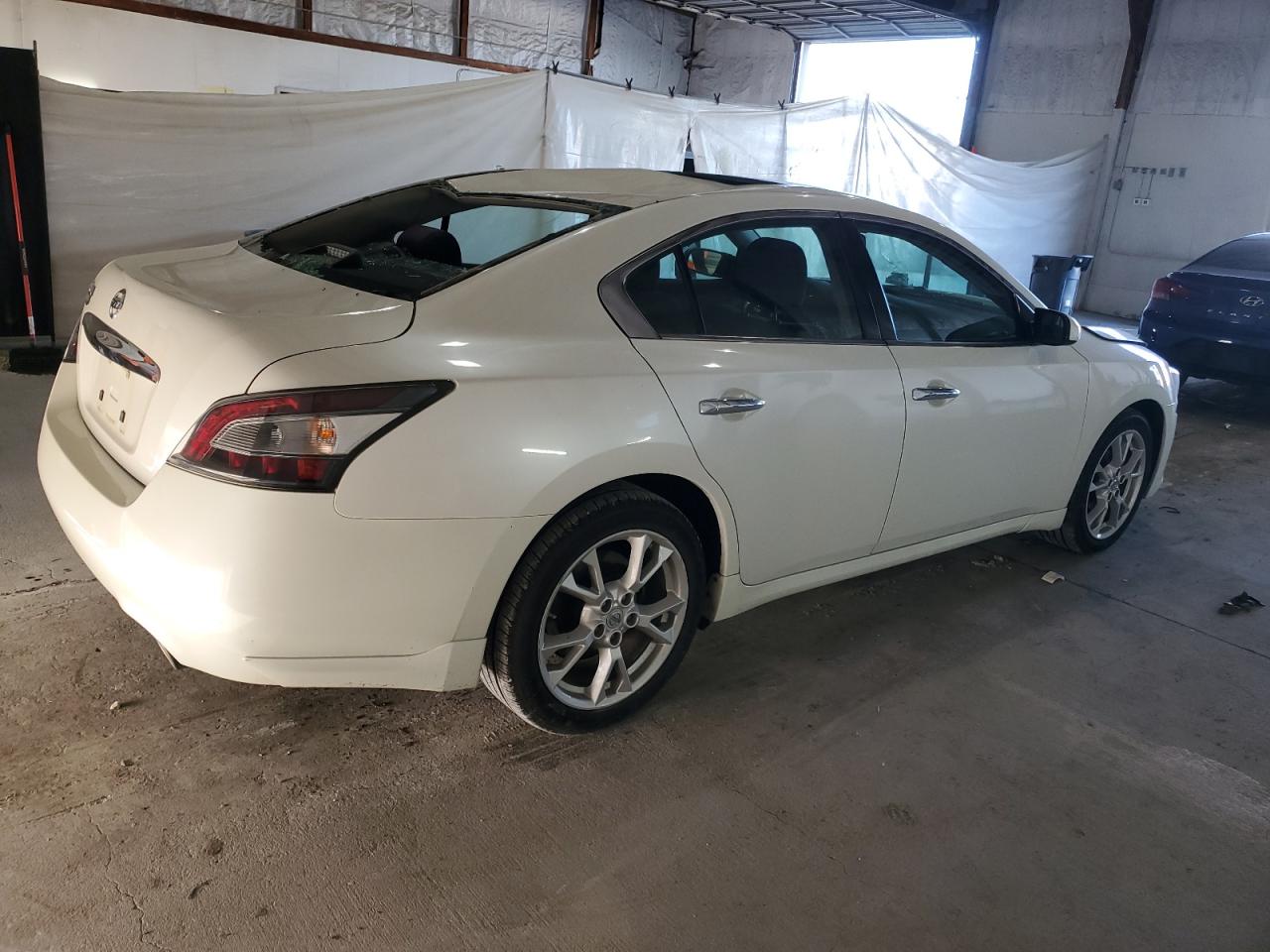 NISSAN MAXIMA S
