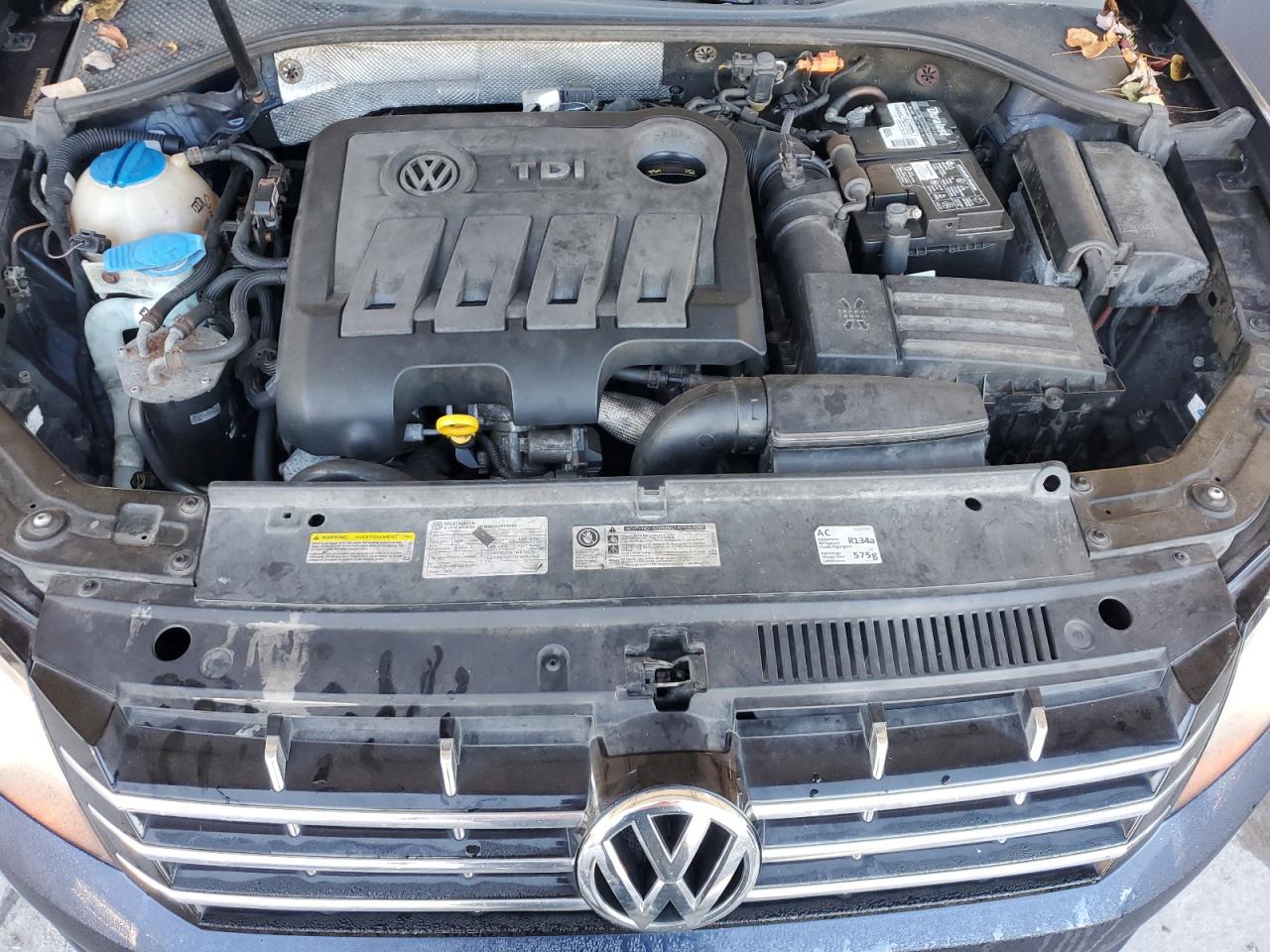 VOLKSWAGEN PASSAT SE