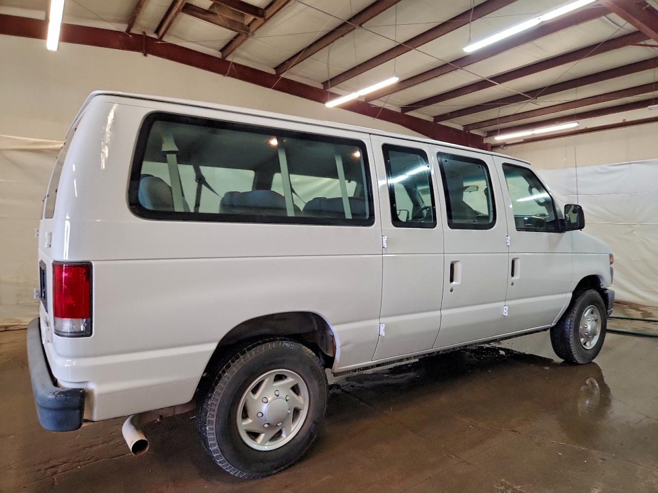 FORD ECONOLINE E350 SUPER DUTY WAGON