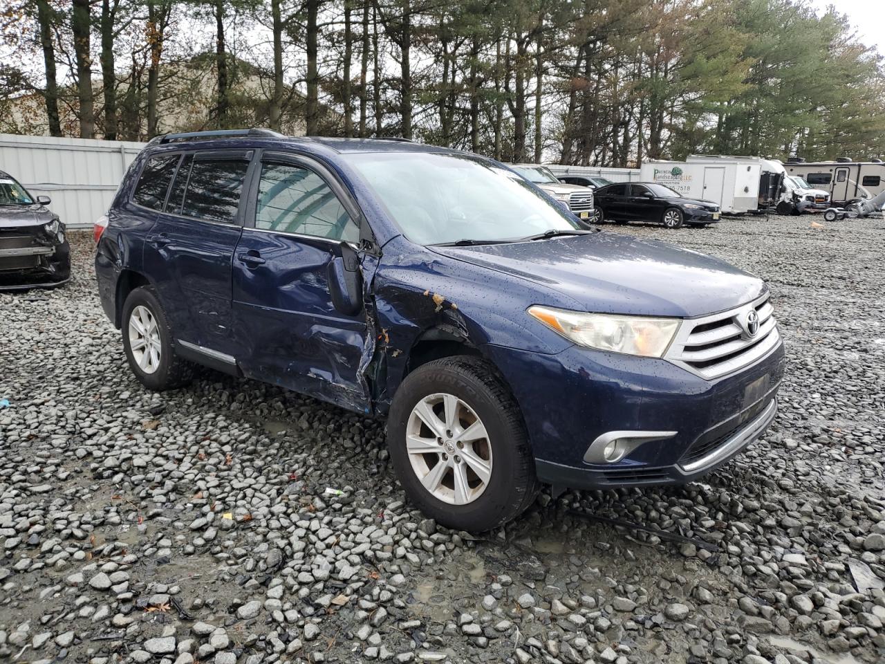 TOYOTA HIGHLANDER BASE