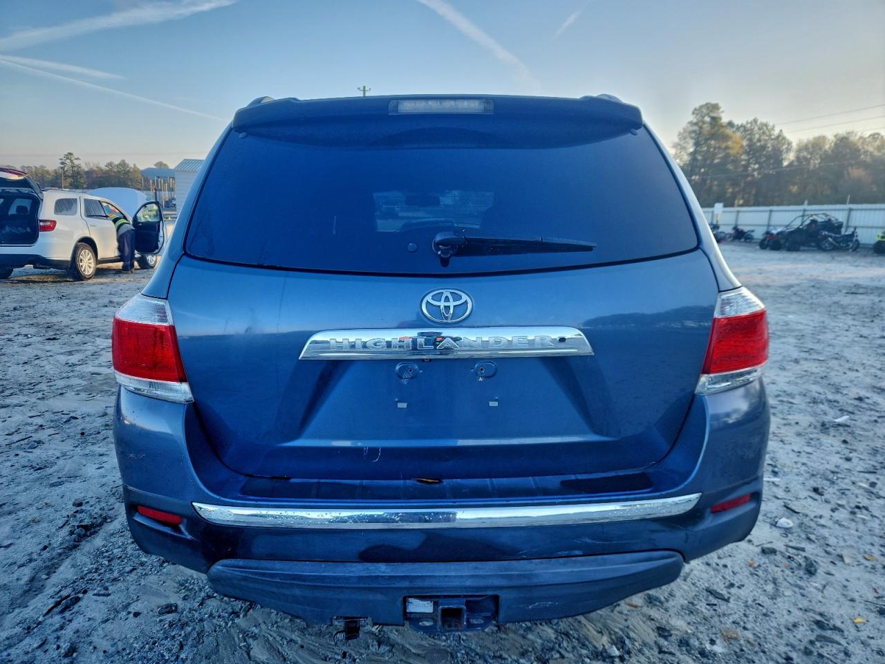 TOYOTA HIGHLANDER BASE