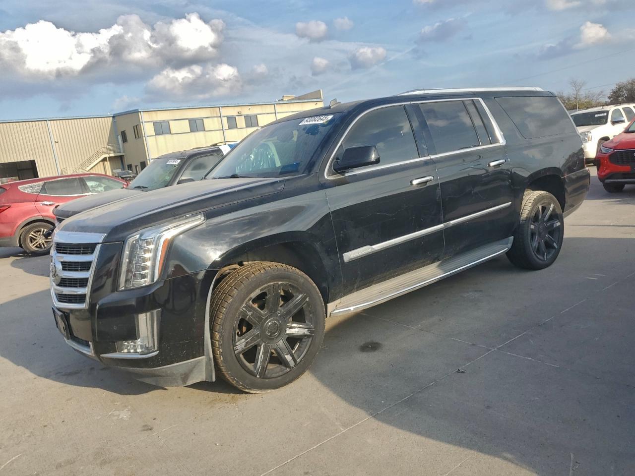 CADILLAC ESCALADE ESV LUXURY