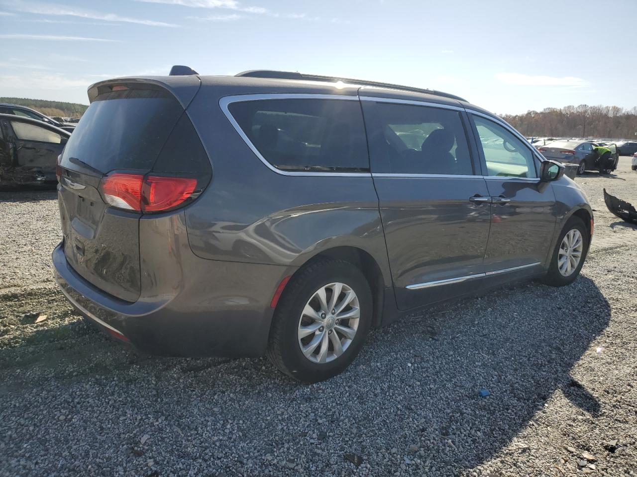CHRYSLER PACIFICA TOURING L