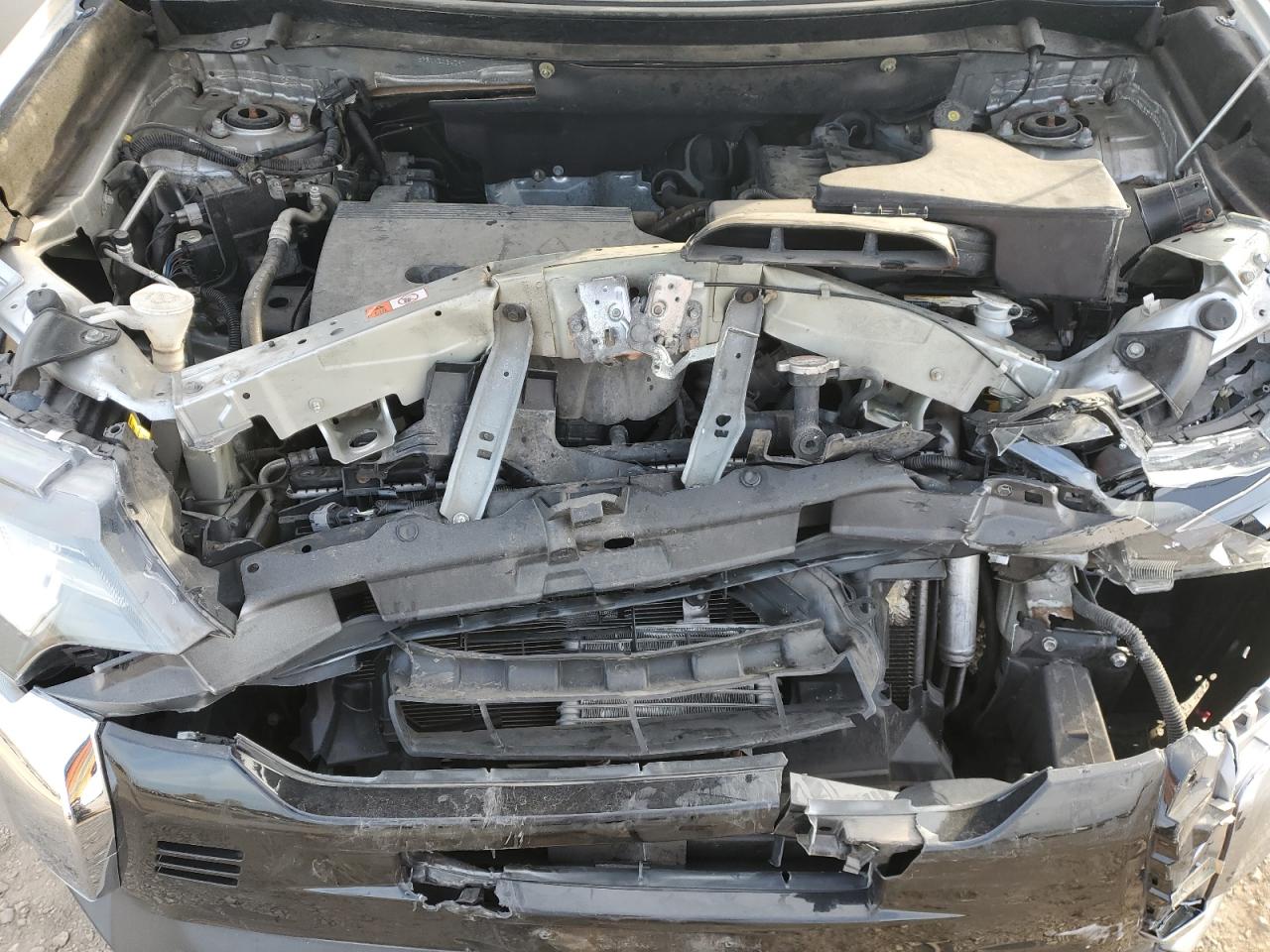 MITSUBISHI OUTLANDER SE